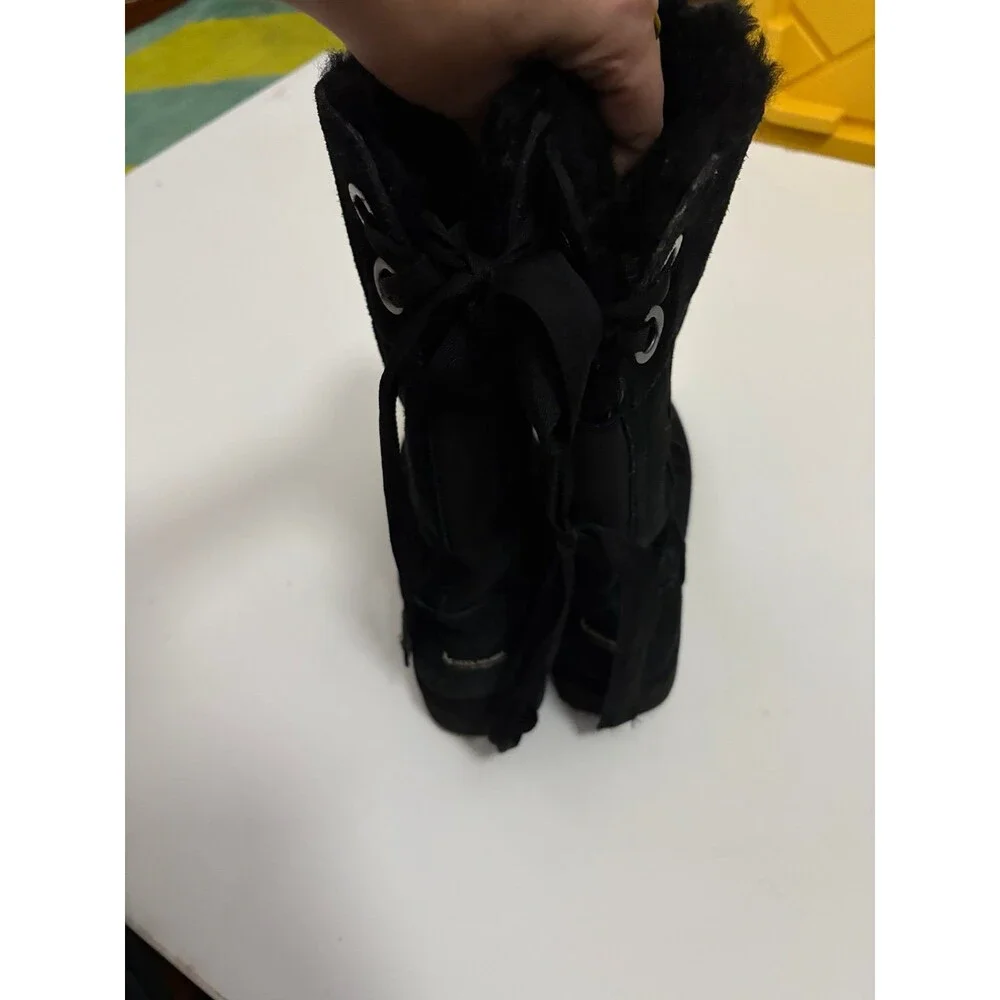 Kookaburra by Ugg Size 9